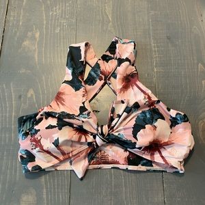 Albion Fit Bronte Top Knot swim top size Small